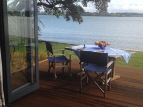 Absolute Waterfront Serenity Near Auckland Clarks Beach